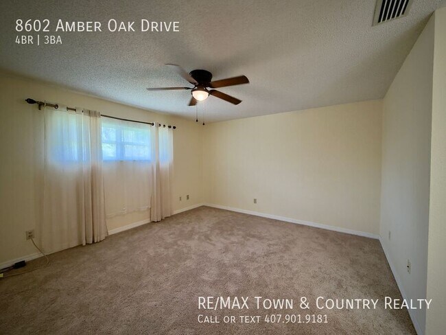 Building Photo - 8602 Amber Oak Dr