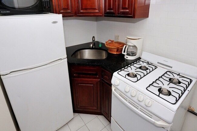 Building Photo - 478 9th Ave