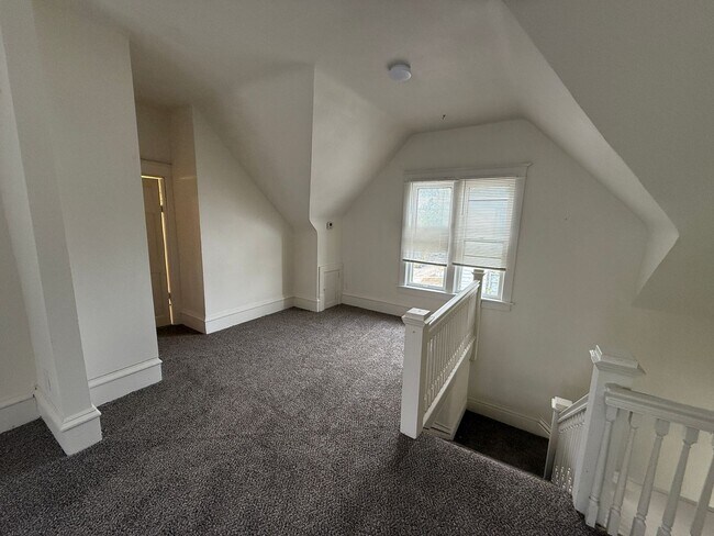 Building Photo - 1621 Court St