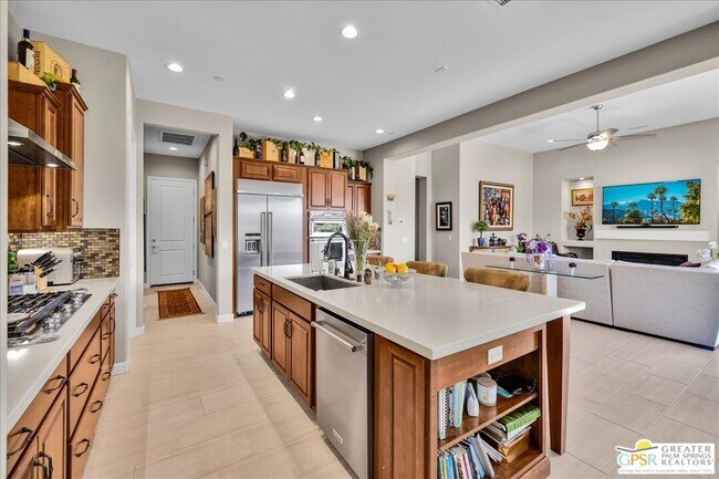 Building Photo - 81 Claret