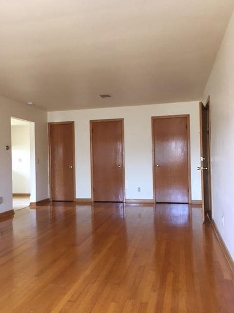 Building Photo - 925 Haywood Dr