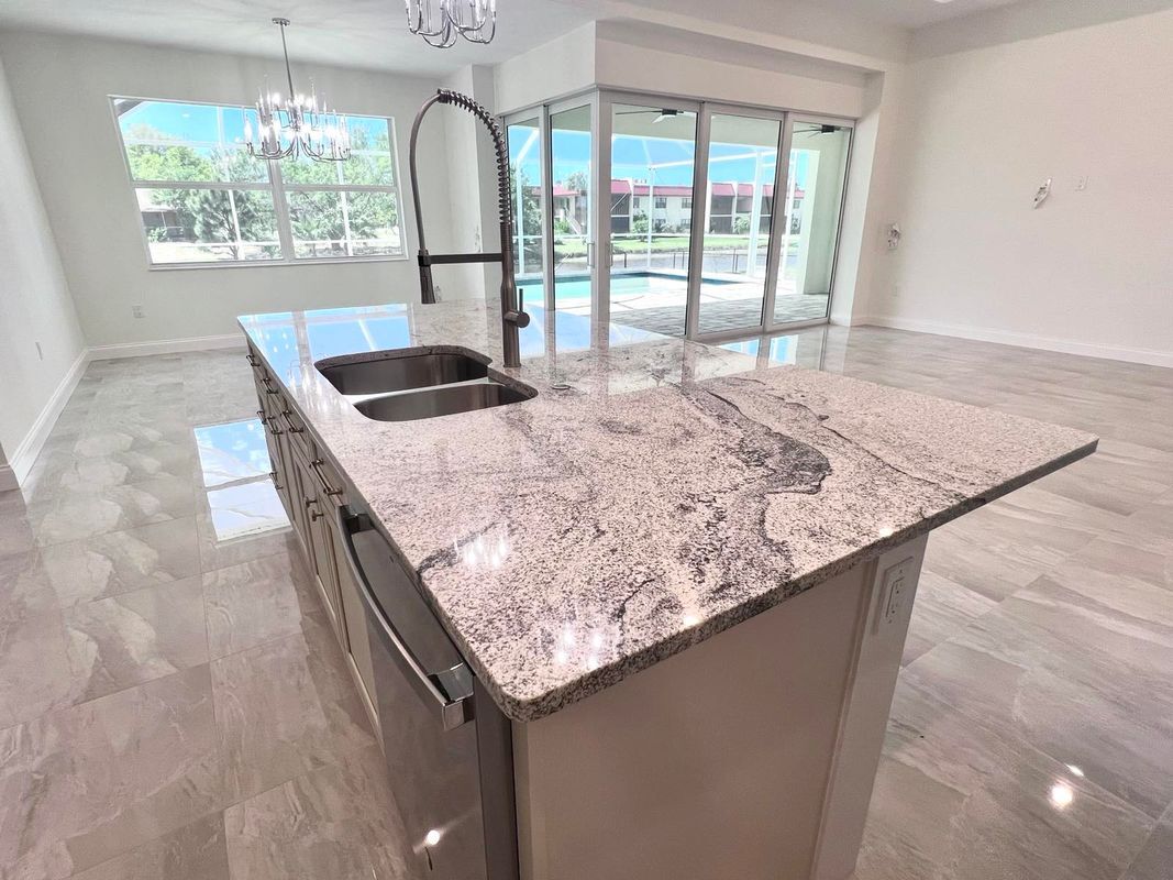 Building Photo - 55 Rotonda Cir