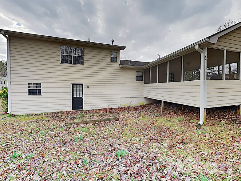 Building Photo - 3626 Whitfield Way