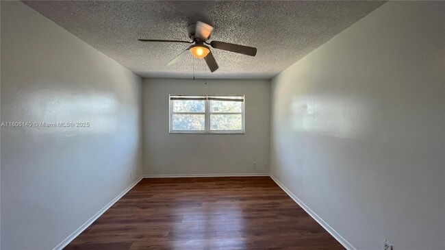 Building Photo - 918 SW 74th Ave
