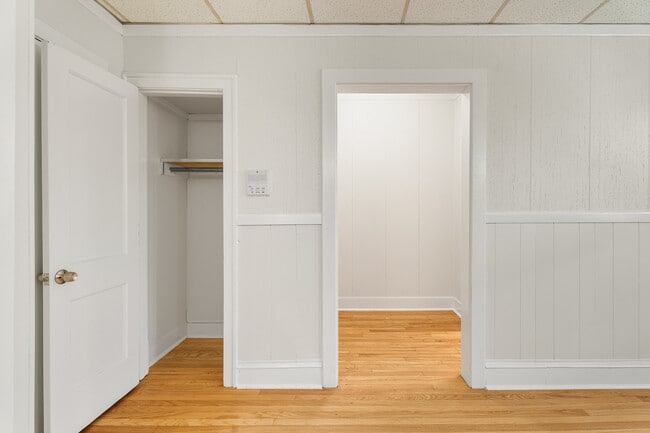 Building Photo - 1440 W Howard St