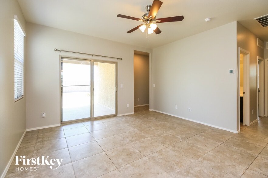 Building Photo - 11427 E Wallflower Ln