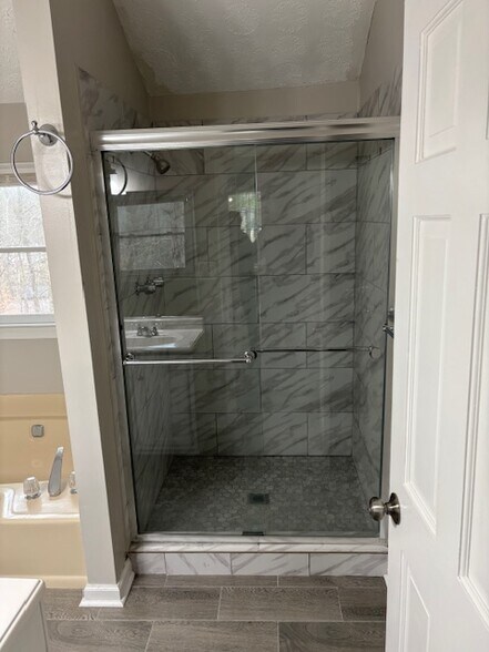 Master Bathroom - 513 Shannon Green Cir SW