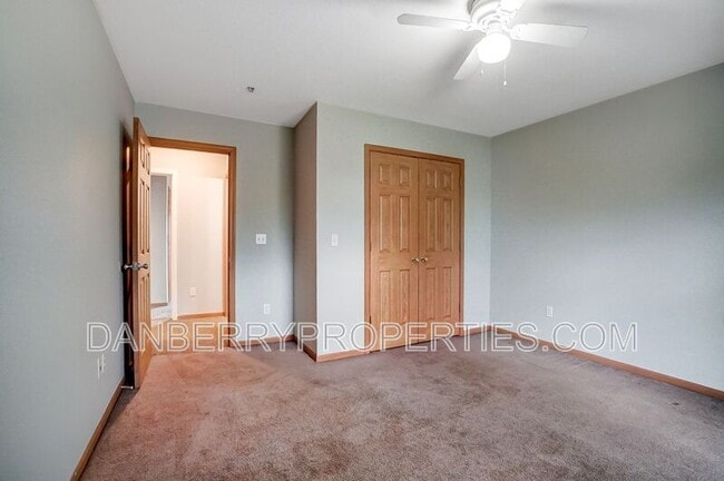 Building Photo - 1127 N Byrne Rd