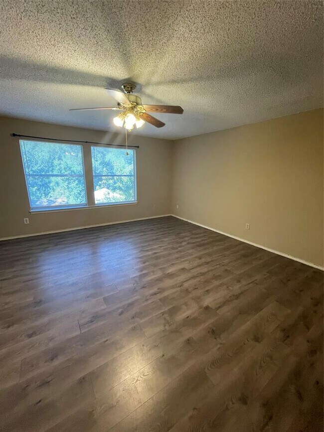 Building Photo - 13912 Conner Downs Dr