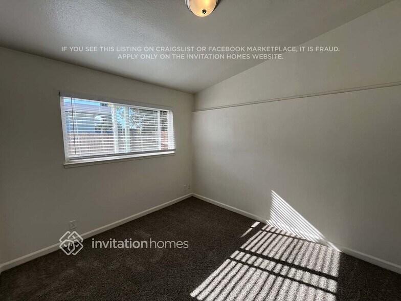 Building Photo - 312 Hopkins Dr