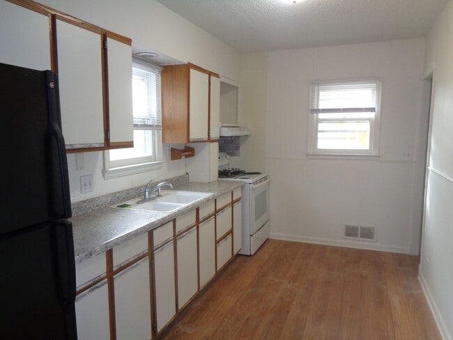 Building Photo - 5613 Baldwin Ave