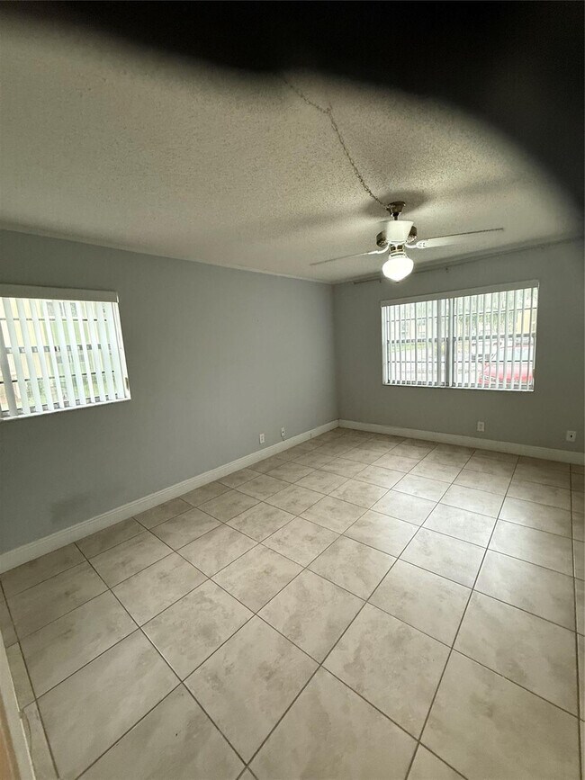 Building Photo - 4163 NW 90th Ave