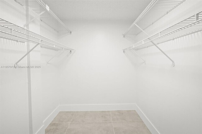 Building Photo - 10090 NW 80th Ct