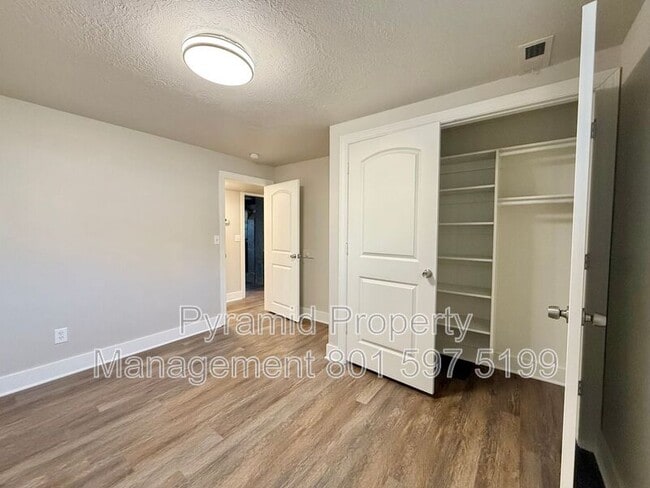 Building Photo - 250 N 360 W