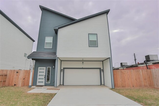 Primary Photo - 10213 Ashville Dr