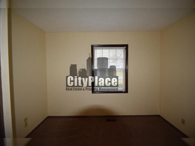 Building Photo - 604 E Pearl St