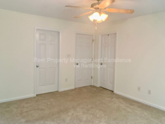 Building Photo - 205 Will Ct