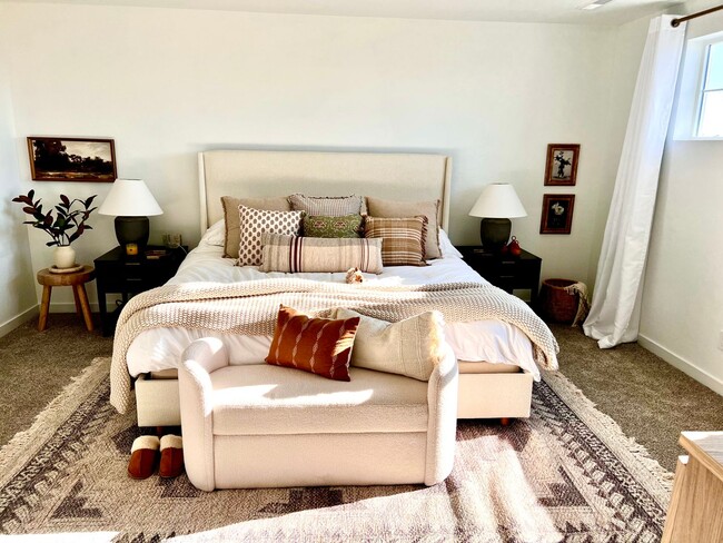 Building Photo - 3 Bedroom 2.5 Bath w/Community Pool AVAILA...
