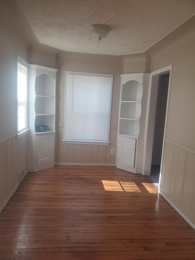 Building Photo - 12311 Laing St