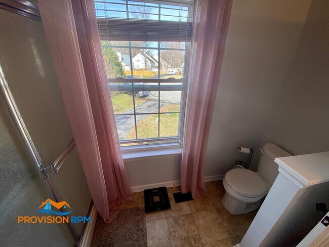 Building Photo - 106 Hanson Ct