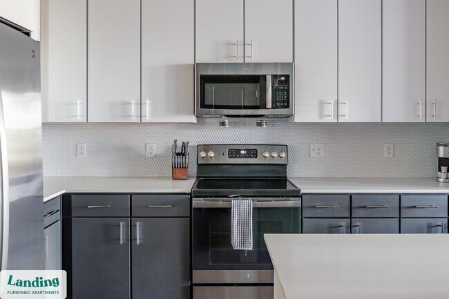 Building Photo - 1559 W 9 Mile Rd