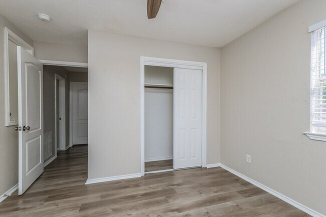 Building Photo - 4017 Hunnington Dr