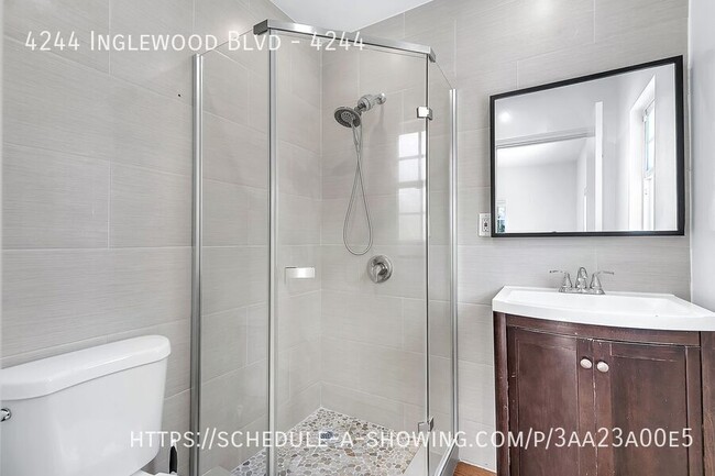 Building Photo - Beautiful remodeled 2 Bedroom + 2 Bath + L...