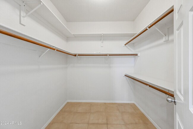 Building Photo - 9166 E Laurel Ln