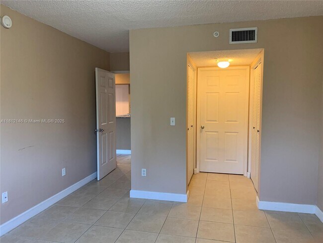 Building Photo - 2620 S University Dr