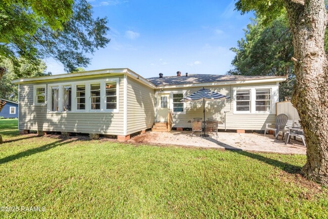Building Photo - 107 Acadian Dr