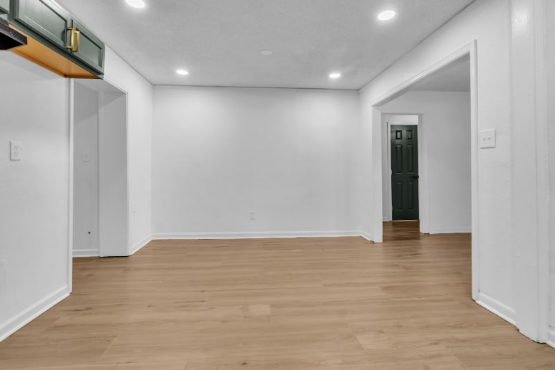 Building Photo - 3253 Kimball Ave