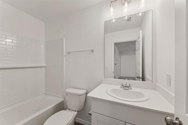 Building Photo - 816 Breakwater Dr