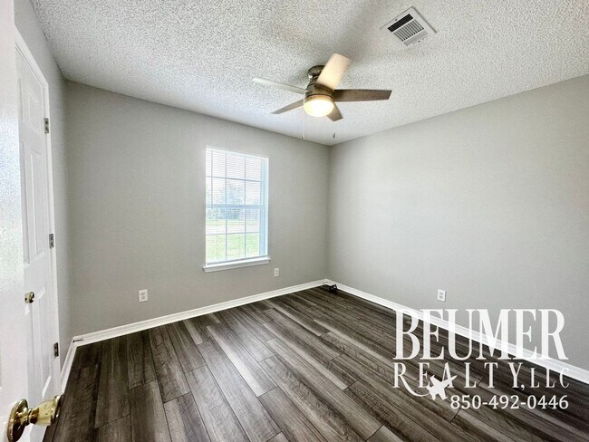 Building Photo - 3br/2ba minutes to NAS back gate