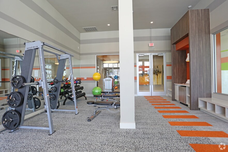 Primary Photo - The Parkway on Westlake