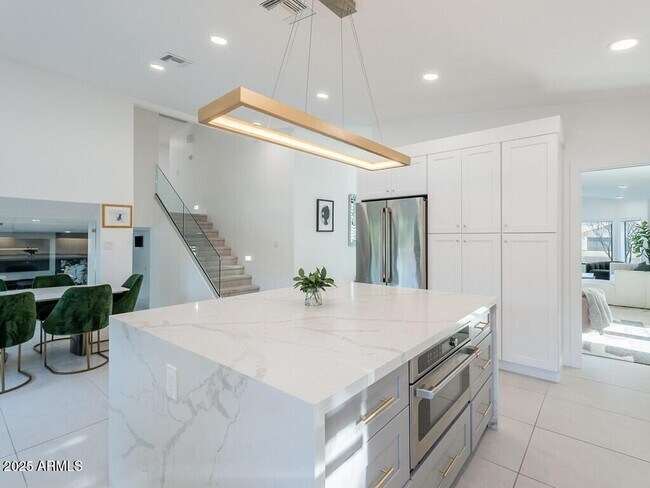 Building Photo - 4748 E Redfield Rd