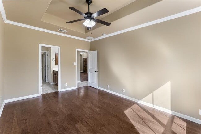 Building Photo - 13400 Briarwick Dr