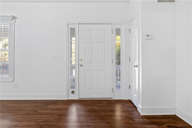 Building Photo - 204 Red Fox Ct