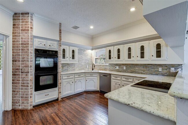 Building Photo - 20642 Laurel Lock Dr