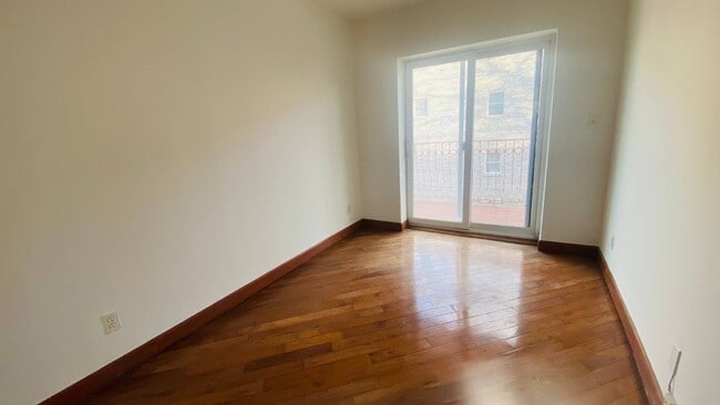 Building Photo - 20-07 37th St