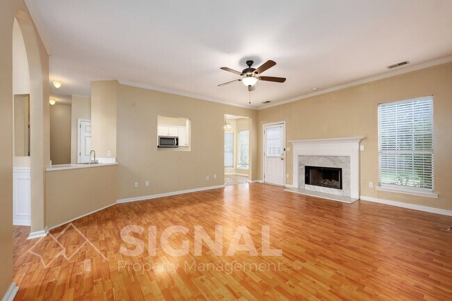 Building Photo - 108 Spring Pl