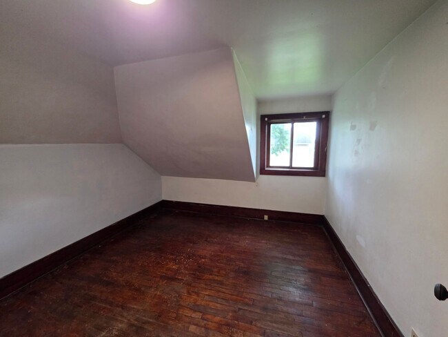Building Photo - 4 Bed 2 Bath Single Family Home in Wisconsin Rapids