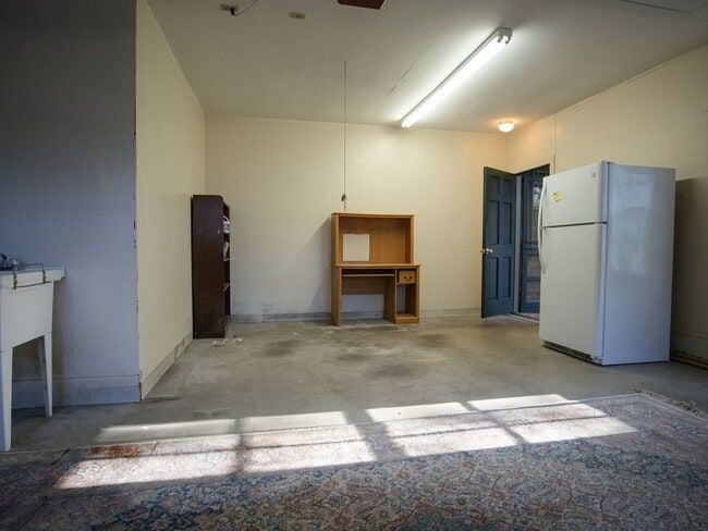 Building Photo - Beautiful home for rent minutes from the J...