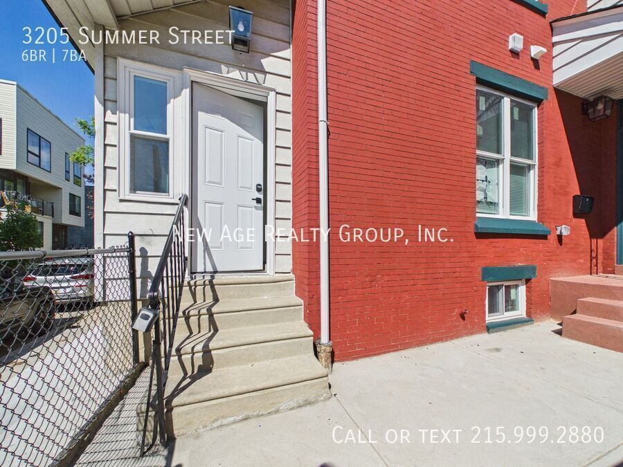 Building Photo - 3205 Summer St