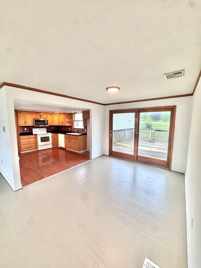 Building Photo - THREE BEDROOM RANCH HOME IN PARKLAND SCHOOL DISTRICT