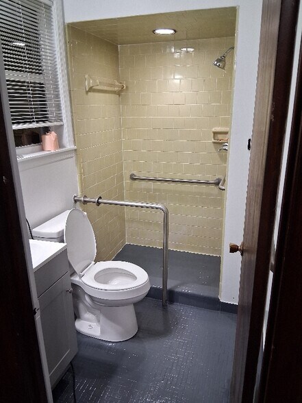 Building Photo - 1020 Peachtree St