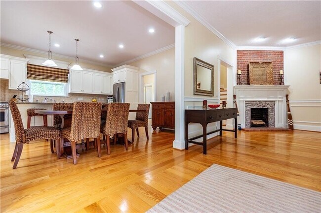 Building Photo - 7 Gibson Ave