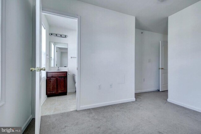 Building Photo - 45 Mustang Dr