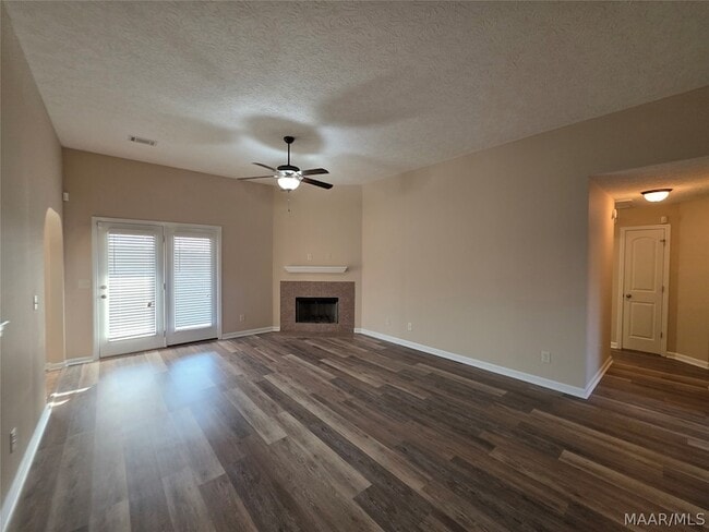 Building Photo - 6136 Old Post Lane