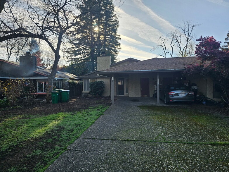 Building Photo - 459 Waterford Dr