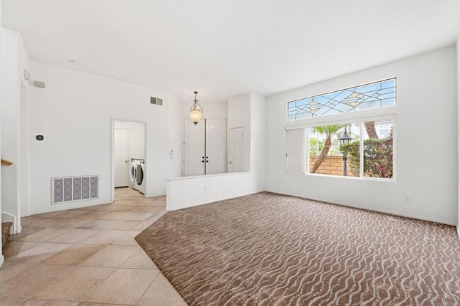 Building Photo - 5643 Willowmere Ln